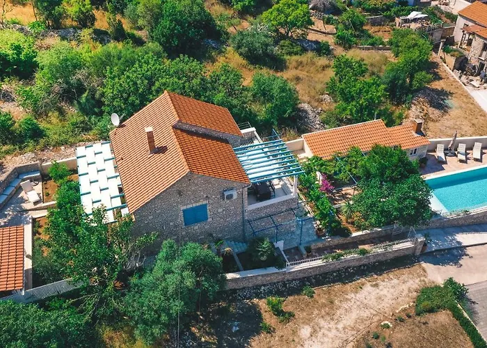 Vila Cicibella Sutivan